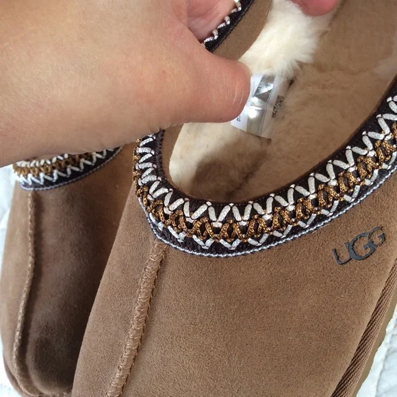 UGG TASMAN Shoes - Picture 5 of 5